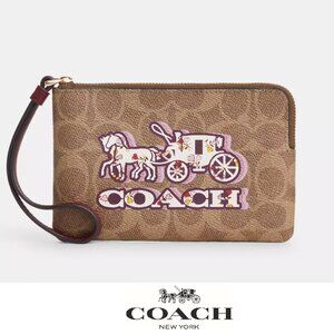 🎁 Coach Corner Zip Wristlet In Signature Canvas With Horse And Carriage Print